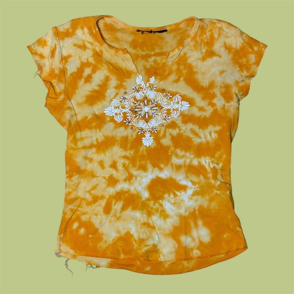 Vintage Tie-Dye Yellow Graphic Tee with Ornamental Mandala Print